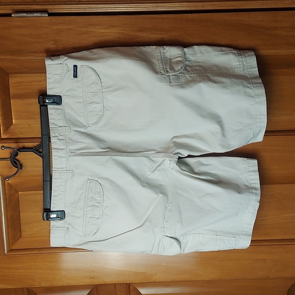Men's Chaps Textured Like New Cargo Chino Shorts, Size 42 Light Tan - Picture 2 of 7